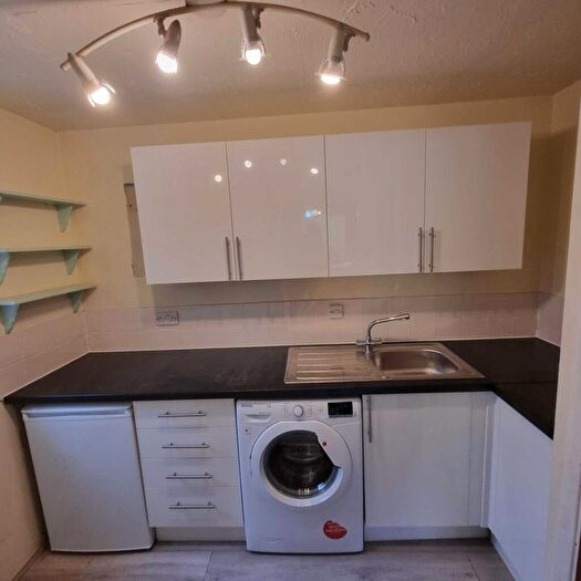 1 Bedroom Flat To Rent In Tippett Rise, Reading, RG2