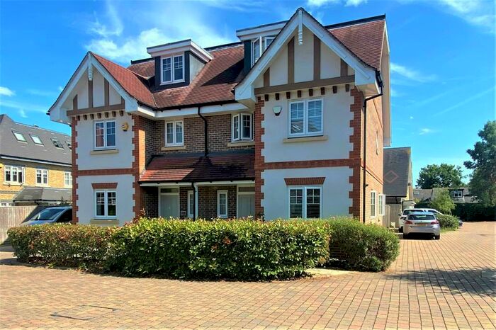 4 Bedroom Semi-Detached House To Rent In Old Windsor, Berkshire, SL4