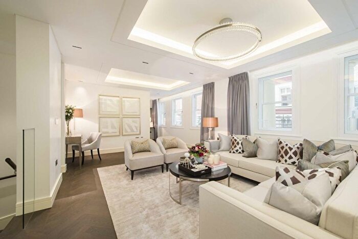 2 Bedroom Flat To Rent In Park Place, London, SW1A