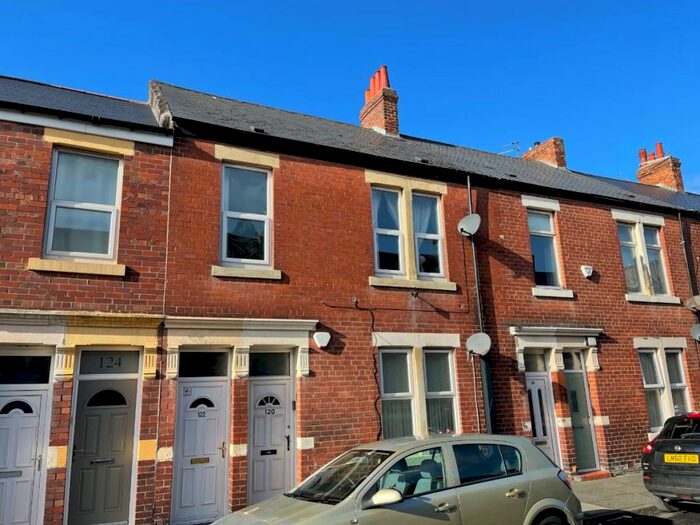2 Bedroom Flat To Rent In Chirton W View, North Shields. **Garage Included**, NE29