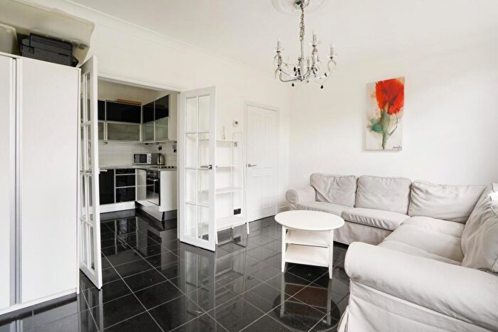 2 Bedroom Flat To Rent In Broadley Street London, NW8