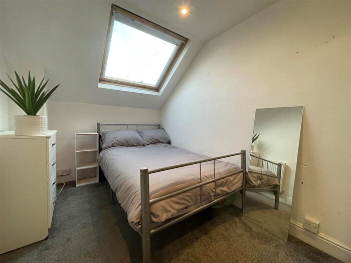 1 Bedroom Terraced House To Rent In Winston Gardens, Headingley, Leeds, West Yorkshire, LS6