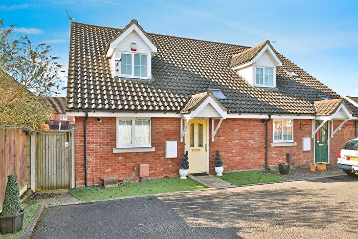 3 Bedroom Semi-Detached Bungalow For Sale In Oakleigh Drive, Swaffham, PE37