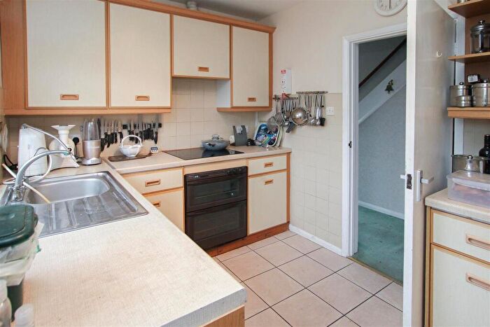 3 Bedroom Semi-Detached House For Sale In Walker Avenue, Fyfield, Ongar, CM5