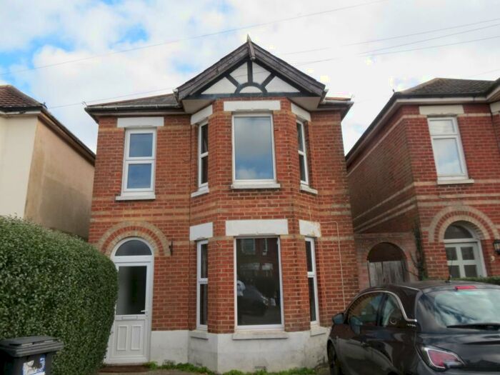 6 Bedroom House To Rent In Bedroom Detached House In Winton, BH9
