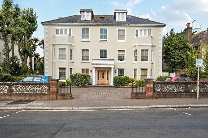 2 Bedroom Flat To Rent In Gratwicke Road, Worthing, West Sussex, BN11