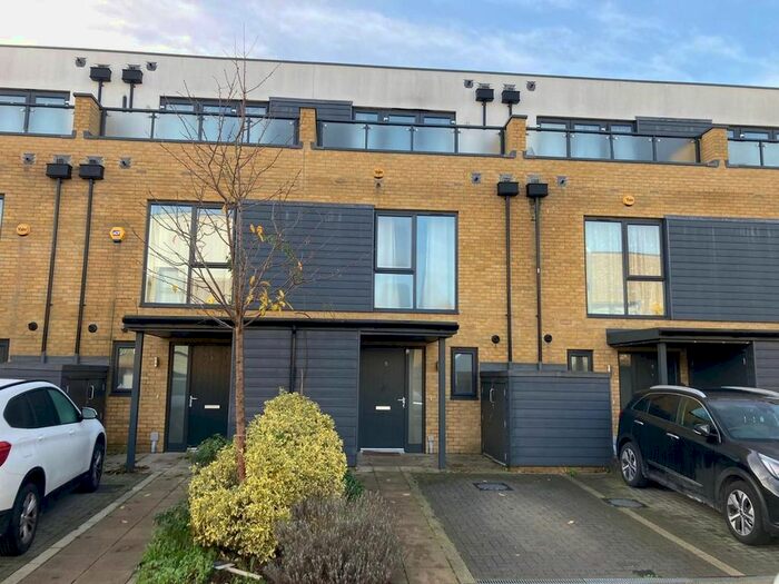 3 Bedroom Property To Rent In Charlock Close, Romford, RM3