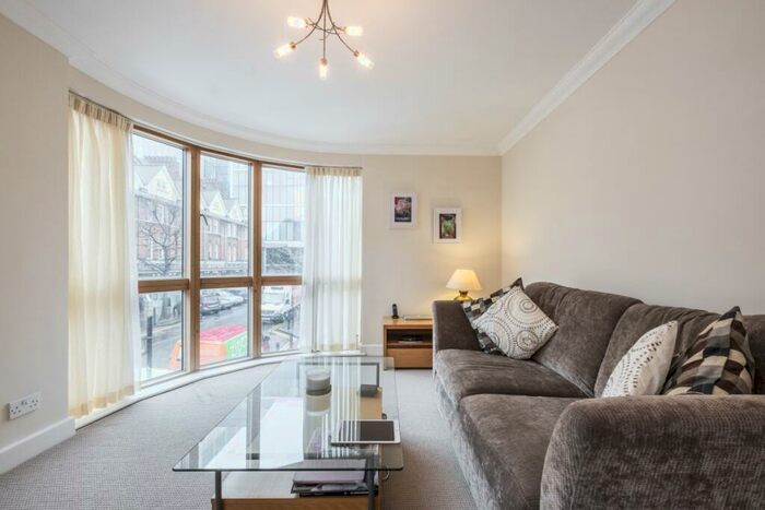 2 Bedroom Apartment To Rent In Lamb Street, E1