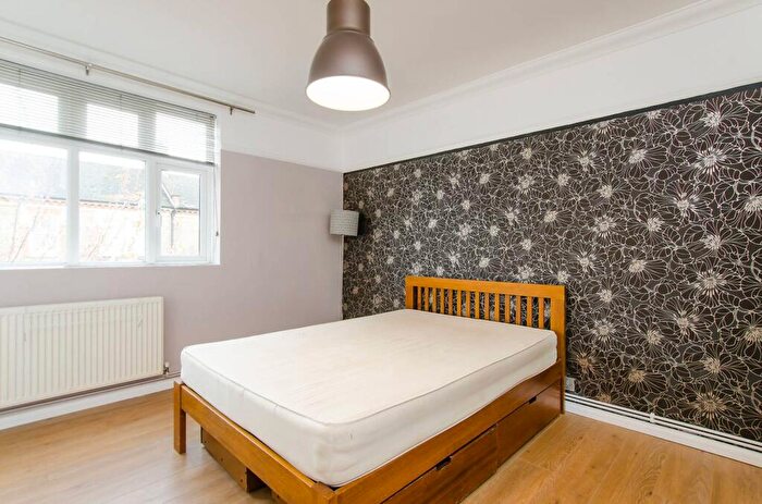 2 Bedroom Flat To Rent In Severus Road, Clapham Junction, Battersea, London, SW11