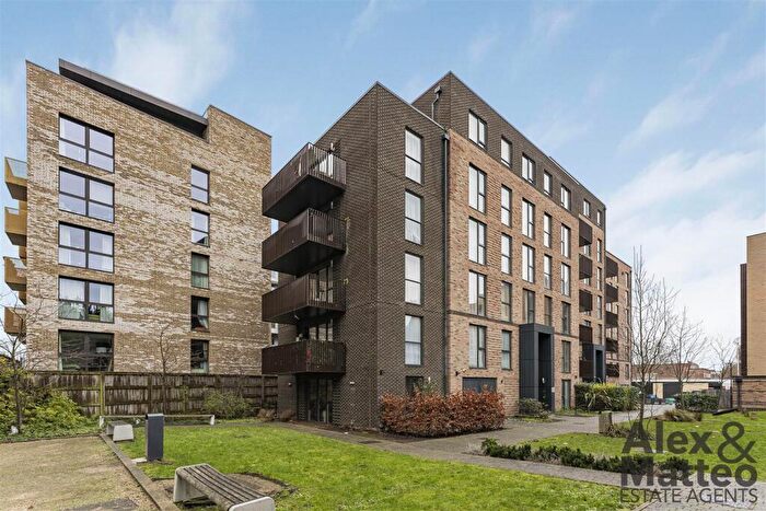 1 Bedroom Flat To Rent In Bloom Heights, Surrey Quays, SE16