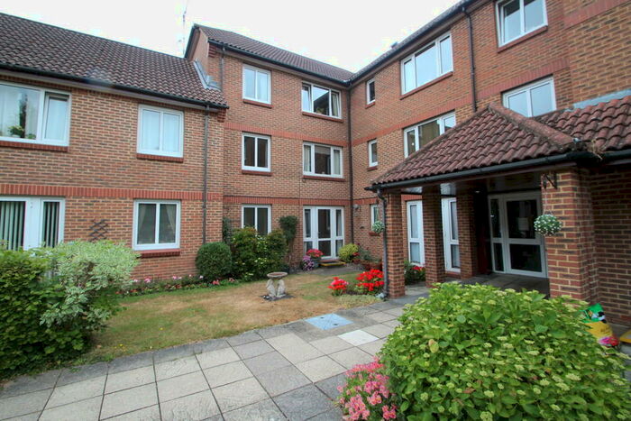 1 Bedroom Apartment To Rent In Winterbourne Court, Tebbitt Road, RG12