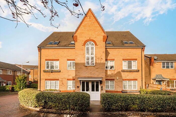 2 Bedroom Flat To Rent In Jackson Close, Victoria Park, E9