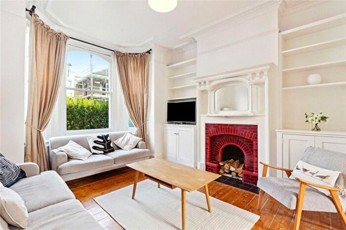 3 Bedroom Terraced House To Rent In Belleville Road, London, SW11