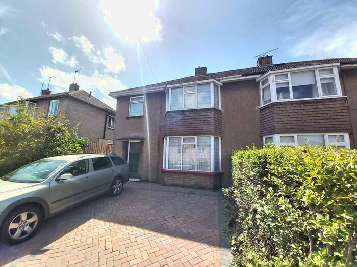 3 Bedroom House To Rent In Bradshaw Road, Inkersall, Chesterfield, S43