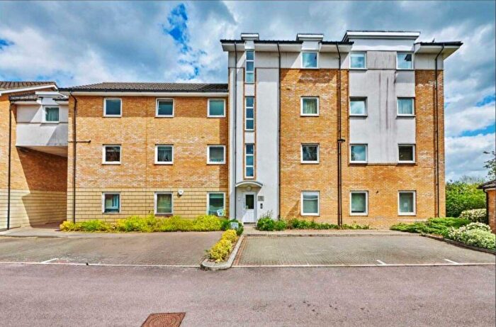 2 Bedroom Apartment For Sale In Dawn Court, Bakers Close, St. Albans, Hertfordshire, AL1