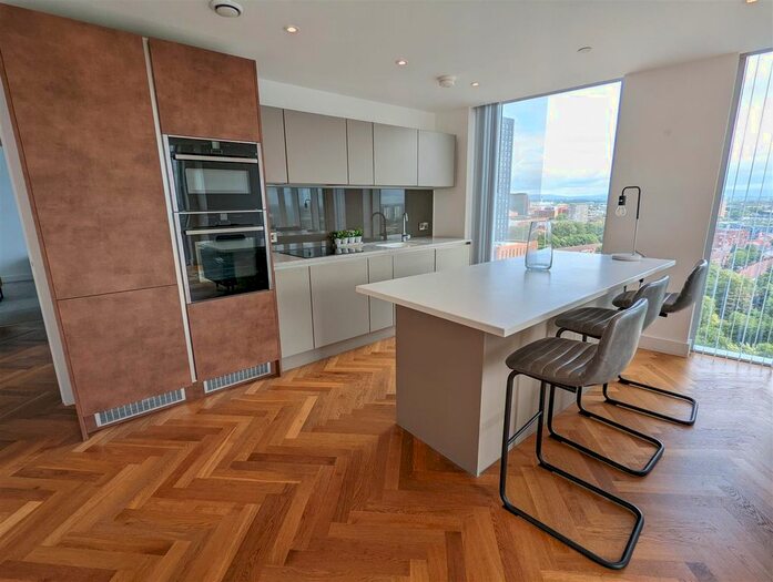 2 Bedroom Flat To Rent In Deansgate Square, Owen Street, Manchester, M15