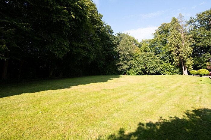 2 Bedroom Flat To Rent In Carlton Road, Godstone, RH9