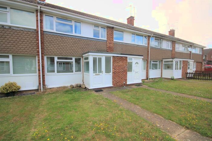 3 Bedroom House To Rent In Burden Way, Guildford, GU2