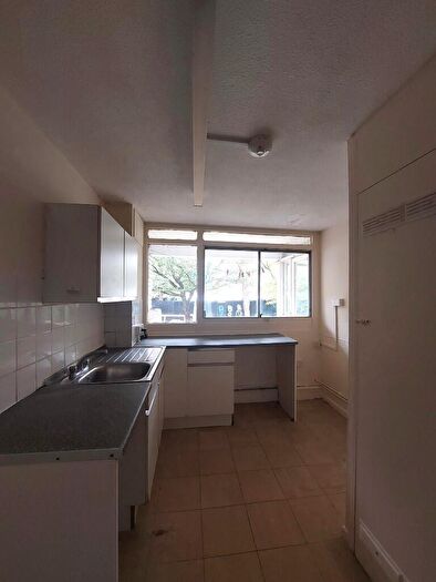 2 Bedroom Flat To Rent In Hundred Acre, London, NW9