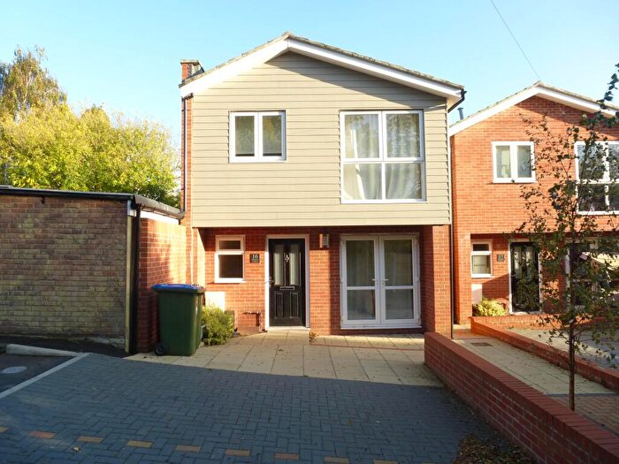 4 Bedroom House To Rent In Wimpson Gardens, Southampton, SO16