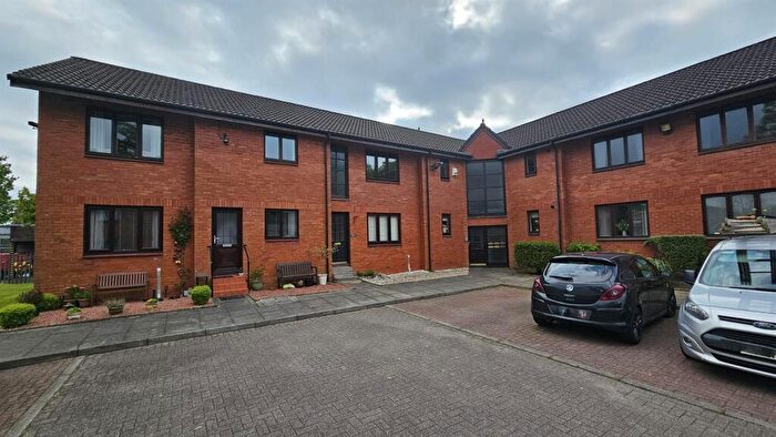 2 Bedroom Flat To Rent In Lintwhite Court, Bridge Of Weir, PA11