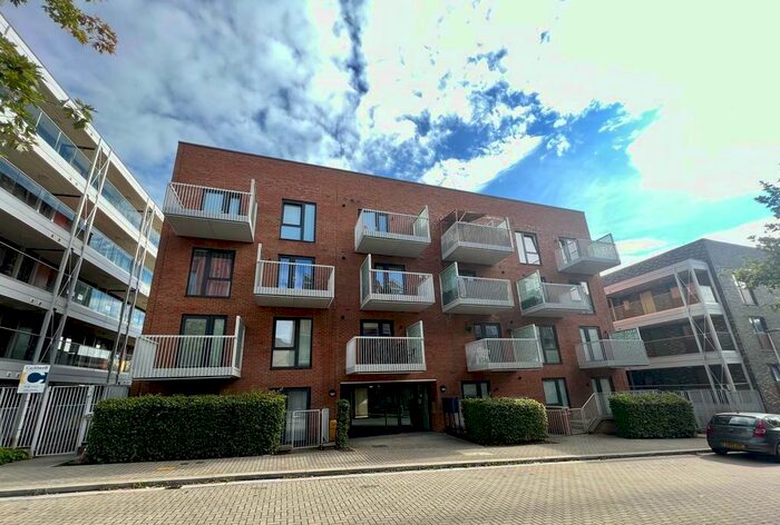 2 Bedroom Flat To Rent In Columbia Place, Campbell Park, Milton Keynes, MK9