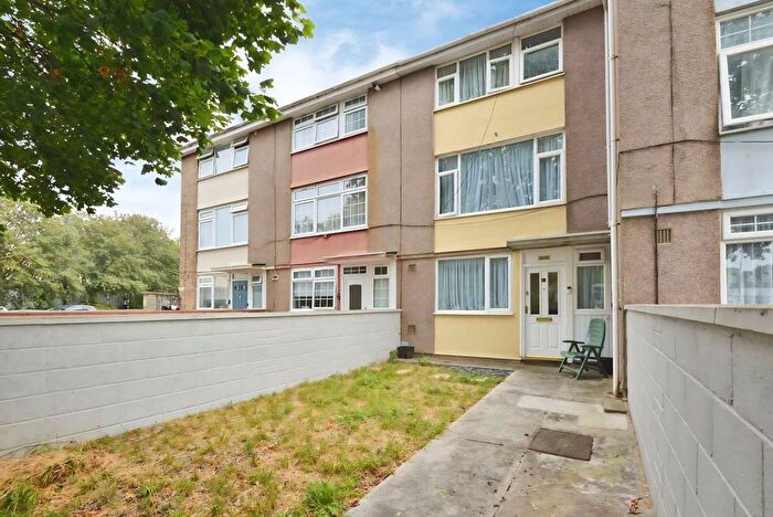 3 Bedroom Terraced House For Sale In Barker Walk, Easton, Bristol, BS5