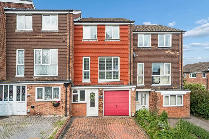 3 Bedroom Town House For Sale In Treachers Close, Chesham, HP5