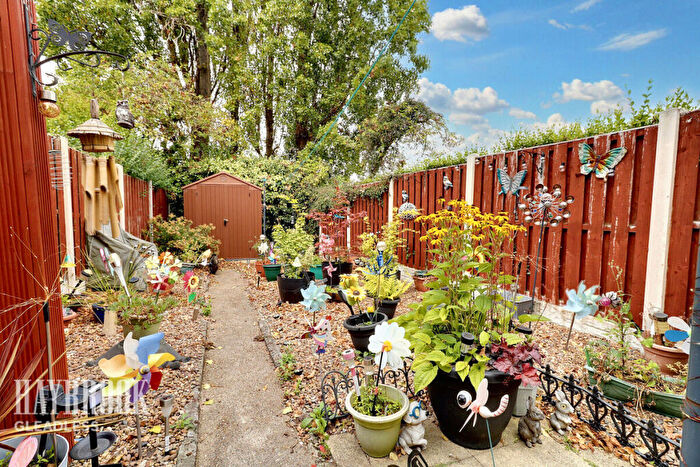 2 Bedroom Terraced House For Sale In Maltravers Terrace, Sheffield, S2