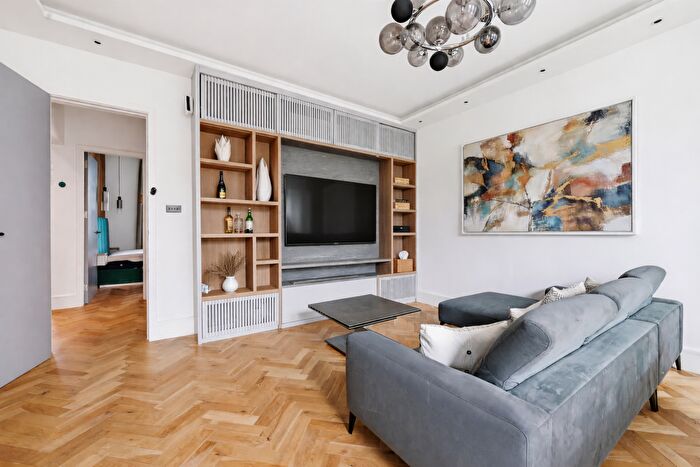 2 Bedroom Flat To Rent In Carlton Vale, London, NW6