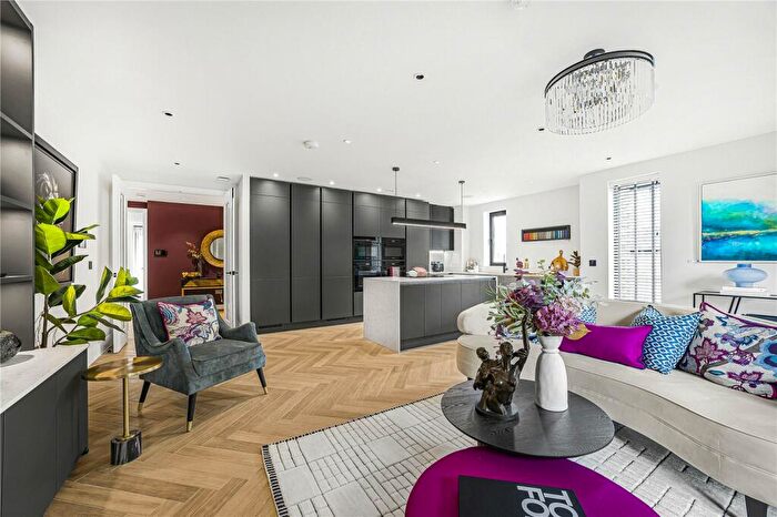 3 Bedroom Apartment For Sale In The Exchange, Parabola Road, Cheltenham, Gloucestershire, GL50