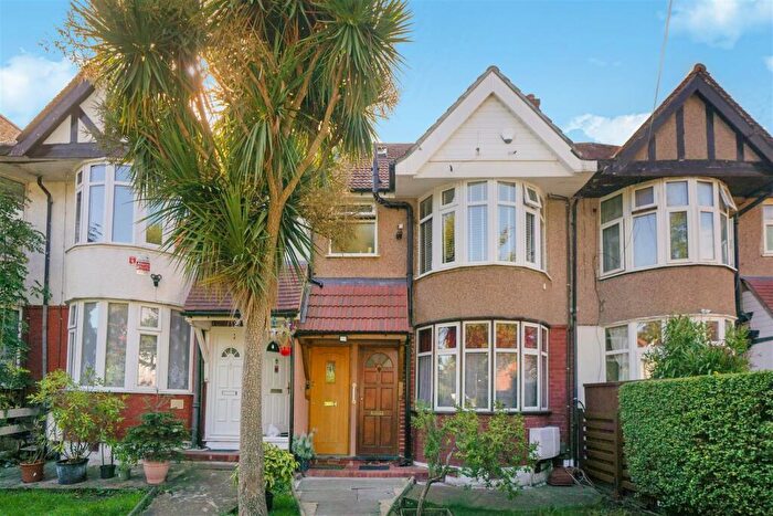 1 Bedroom Maisonette For Sale In Braemar Avenue, Neasden, NW10