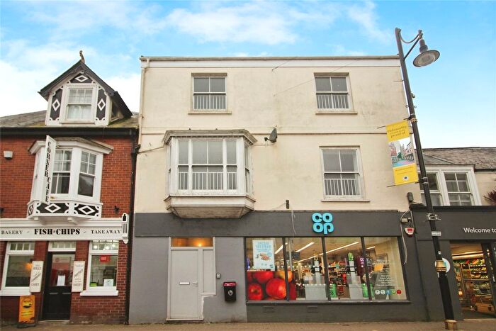 2 Bedroom Flat To Rent In Stanhope Square, Holsworthy, EX22