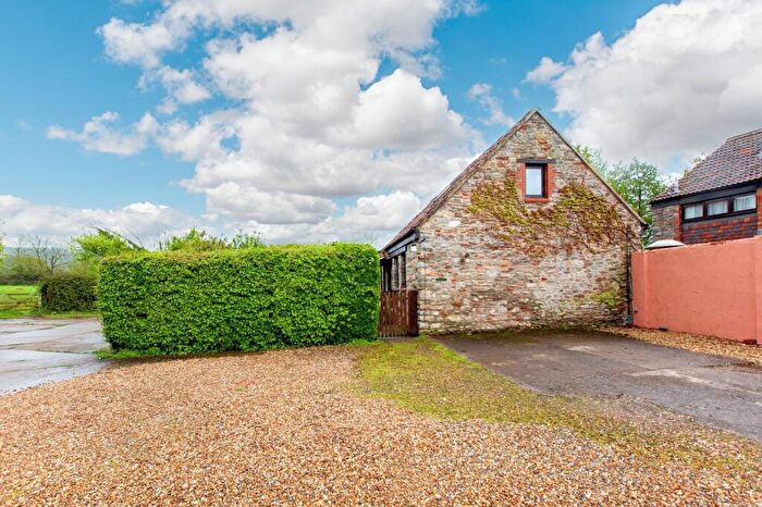 2 Bedroom Barn Conversion To Rent In Backwell Common, Backwell, BS48
