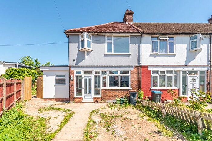 3 Bedroom End Of Terrace House To Rent In Craigmur Park, Alperton, Wembley, HA0