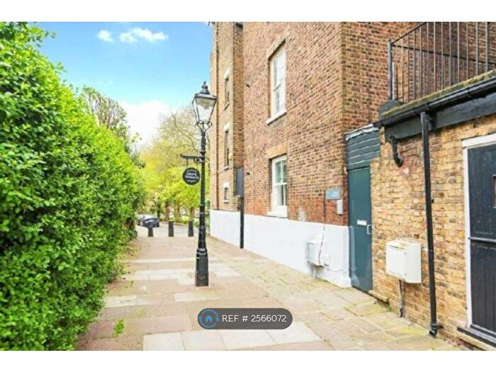 2 Bedroom Flat To Rent In Grove Terrace, London, NW5