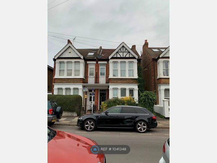 Studio To Rent In Mill Hill Road, London, W3