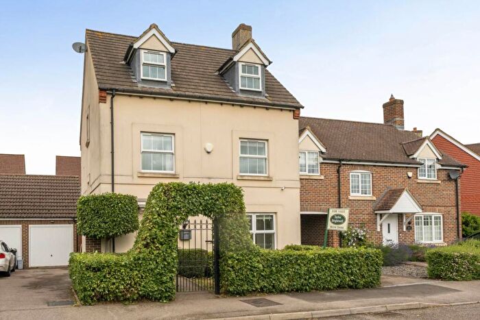 4 Bedroom Link Detached House For Sale In Peacock Road, Bromham, MK43