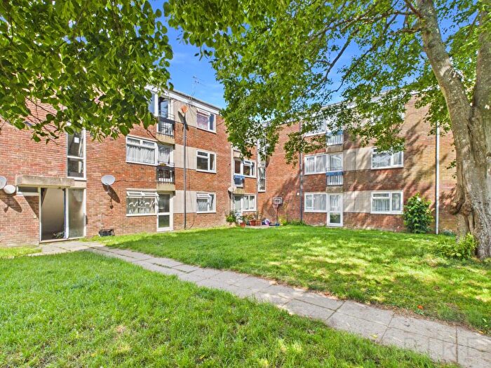 2 Bedroom Flat For Sale In Barley Close, Crawley, RH10