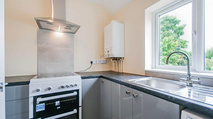 2 Bedroom Flat To Rent In Pershore Road, Stirchley, Birmingham, B30