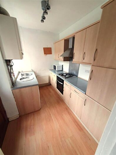 3 Bedroom End Of Terrace House To Rent In Coombe Road, Crookes, Sheffield, S10