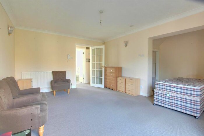 1 Bedroom Flat For Sale In Willowdene, Mill Lane, Watton At Stone, Hertford, SG14