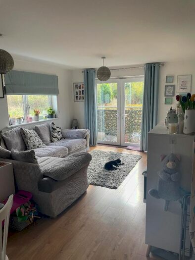 2 Bedroom Flat To Rent In Durrell Dene, Dartford, Kent, DA1