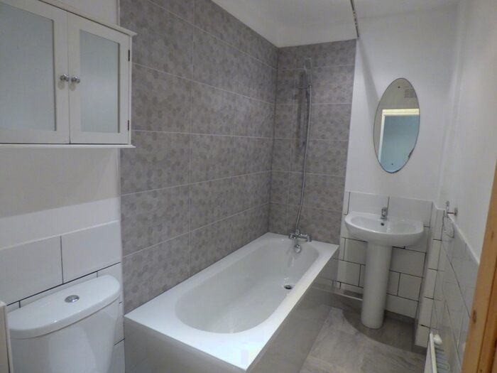 2 Bedroom Flat To Rent In King John Street, Heaton, Newcastle Upon Tyne, NE6