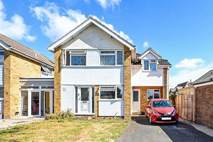 3 Bedroom Link Detached House To Rent In St Leodegars Way, Hunston, PO20