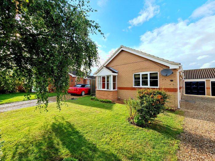 2 Bedroom Detached Bungalow To Rent In Windsor Close, LN2