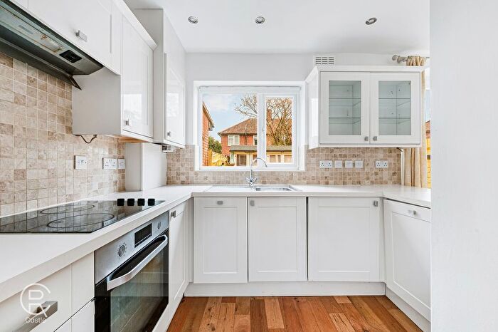 3 Bedroom Terraced House For Sale In Cuckoo Avenue, London, W7