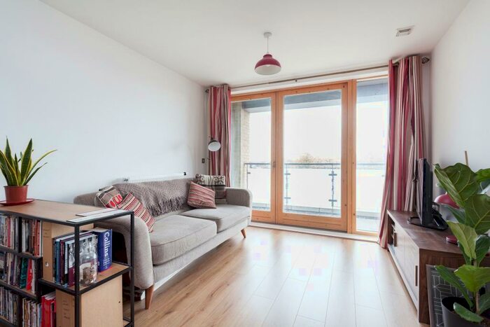 2 Bedroom Flat To Rent In Capworth Street, Bow, E10