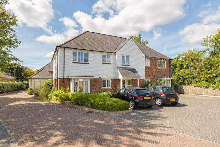 1 Bedroom Flat For Sale In Bastien Lane, Kings Hill, ME19
