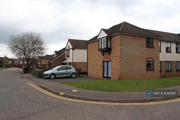 1 Bedroom Flat To Rent In Chester Place, Chelmsford, CM1